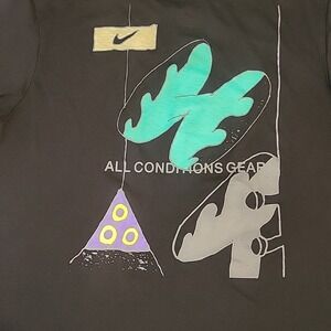 Nike ACG Graphic T-Shirt Mens Medium Black The Nike Tee Short Sleeve Crewneck